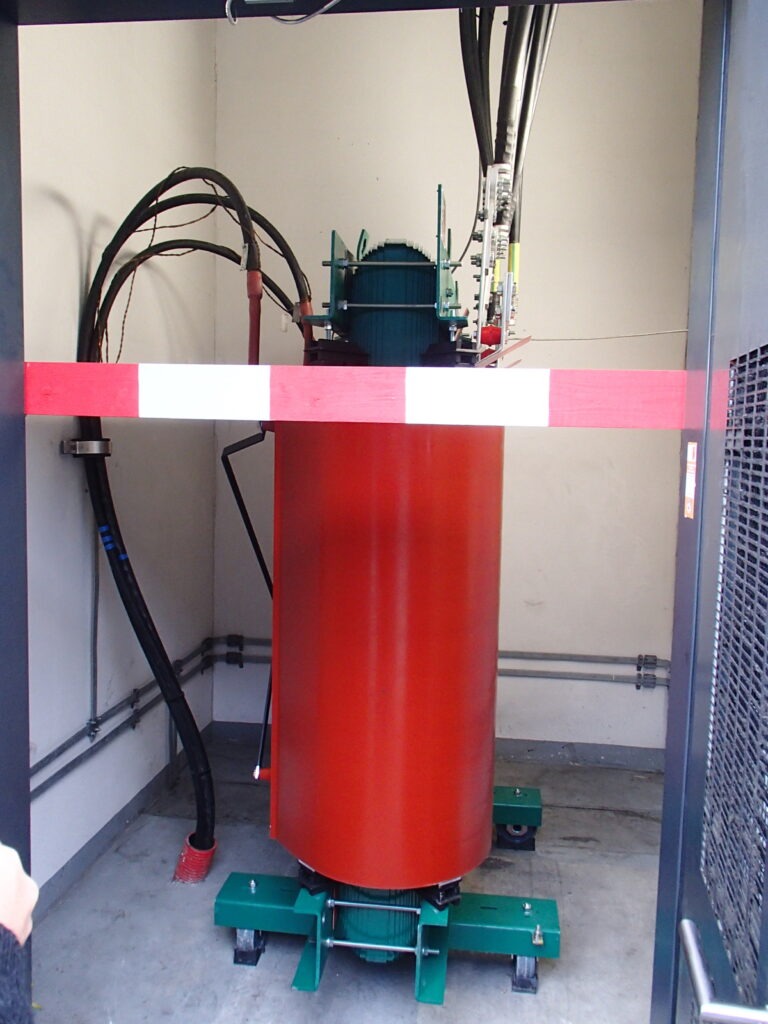 Suchý distribuční transformátor LEF 1600kVA, 22/0,4kV